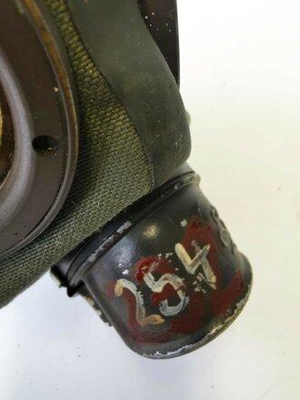 Gasmaske in Dose Modell 1930 der Wehrmacht. Die Dose datiert 1936