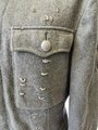 Heer, Feldbluse Modell 1942 für einen Unteroffizier der Infanterie. Kammerstück von 1942, die Effekten original vernäht. Getragenes Stück