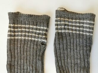 Paar Stricksocken für Angehörige der Wehrmacht, ausgegebenes Paar