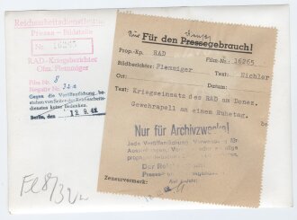 Presseaufnahme "Gewehrapell an einem Ruhetag", Maße 18 x 13 cm