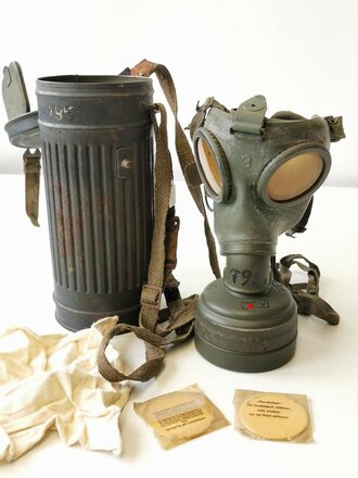 Luftwaffe, Gasmaske in Dose Modell 1938. Komplett so zusammengehöriges Set aus Speicherfund. Ungereinigt