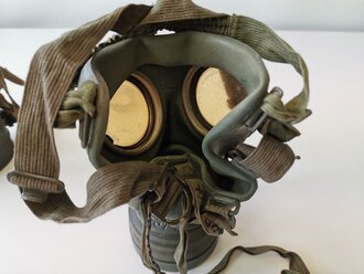 Luftwaffe, Gasmaske in Dose Modell 1938. Komplett so zusammengehöriges Set aus Speicherfund. Ungereinigt