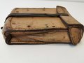 MG Werkzeugtasche Wehrmacht aus gelbem Ersatzmaterial . Stark getragenes Stück