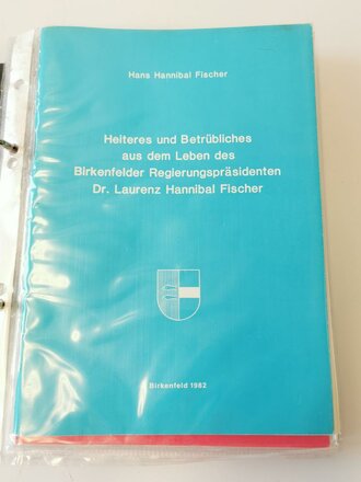 Ordner mit 11 Broschüren zum Thema Bundeswehr