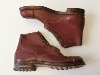 U.S. 1942 dated pair service shoes, size 10 1/2 B. Unused...