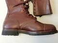 U.S. 1953 dated pair jump boots size 9W, unused pair