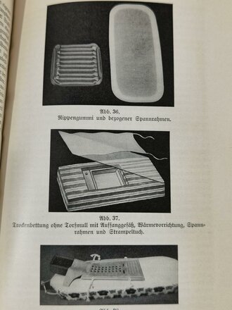 "Die Deutsche Mutter und ihr erstes Kind", datiert 1934, A5, 280 Seiten