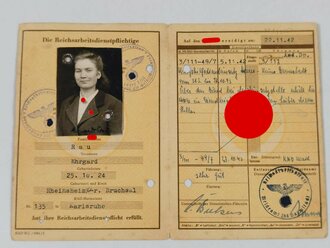 Reichsarbeitsdienst-Paß, Ausweis für eine Angehörige des RAD für die weibliche Jugend aus Bruchsal, RAD Heimatamt Karlsruhe, datiert 1942/43