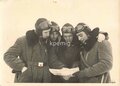 Aufnahme einer Kampffliegerbesatzung in Winterbekleidung, Maße 13 x 18 cm