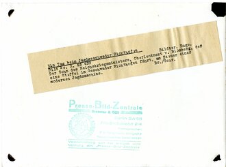 Pressefoto Aufnahme einer HE51, Rückseitig beschriftet "Ein Tag beim Jagdgeschwader Richthofen" Maße 18 x 24 cm