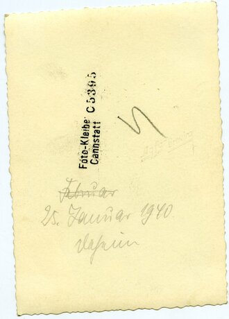 Angehöriger der Luftwaffe in früher Fliegerbluse, Maße 7  x 10 cm