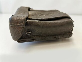 Patronentasche zum K98 Wehrmacht ( für 6 Ladestreifen).  Geschwärzes Leder, datiert 1939