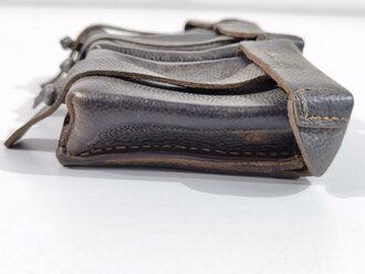 Patronentasche zum K98 Wehrmacht ( für 6 Ladestreifen). Schwarzes Leder Hersteller cky, datiert 1944