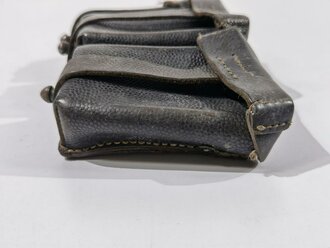 Patronentasche zum K98 Wehrmacht ( für 6 Ladestreifen). Schwarzes Leder, Hersteller cky, datiert 1944