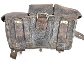 Patronentasche zum K98 Wehrmacht ( für 6 Ladestreifen). Schwarzes Leder, datiert 1940