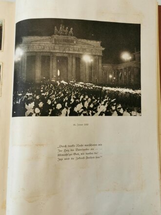 "Kampf ums dritte Reich"  Sammelbilderalbum komplett, Einband innen mit Kleberesten wohl eines Schutzumschlages