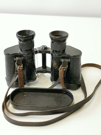 Dienstglas 6 x 30 Wehrmacht von Voigtländer. Klare Durchsicht, Strichpaltte deutlich.