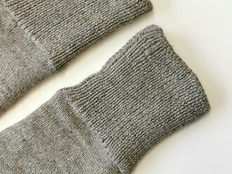 Paar Strickhandschuhe eines Soldaten, in Heimarbeit gefertigtes Paar