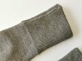 Paar Strickhandschuhe eines Soldaten, in Heimarbeit gefertigtes Paar