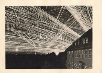 Nachtaufnahme von Flak Leuchtspurgeschossen, Maße 7 x 10 cm