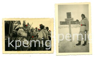 4 Aufnahmen von Angehörigen des Heeres in Wintertarnbekleidung mit Pferdegespann, Schlitten und Waffen, Maße 6 x 9 cm