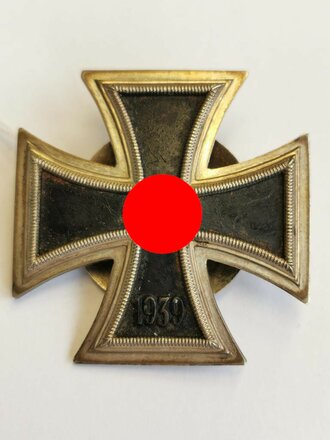 Eisernes Kreuz 1. Klasse 1939 an Schraubscheibe. Hersteller L58 Souval Wien. Magnetisch, schwärzung des Hakenkreuzes etwa 70% erhalten