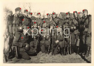 Aufnahme von Angehörigen des Heeres mit MG 34 und Trageriemen MG 08/15, Maße 6 x 9 cm