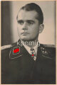 Studioaufnahme des Waffen SS Obersturmbandführer Paul Albert Kausch, Auszeichnung Ritterkreuz des Eisernen Kreuzes, Maße 11 x 14 cm, Nachkriegsabzug ?