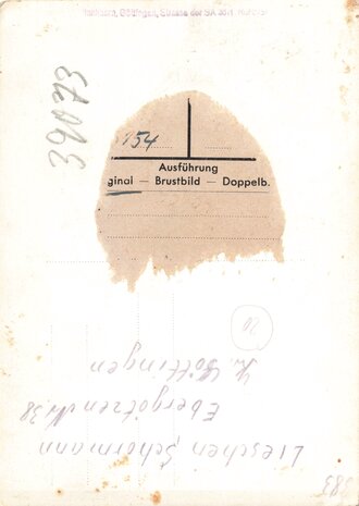 4 Studioaufnahmen eines Angehörigen des Inf. Reg. 13, einmal mit Luftwaffen Koppelschloss, Auszeichnungen Infanterie Sturmabzeichen und Nahkampfspange, Maße von 5 x 6 cm bis 10 x 14 cm