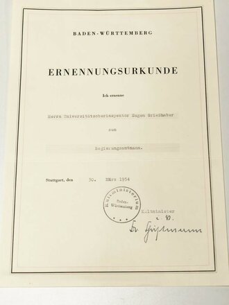 Konvolut Urkunden und Papiere, Ernennungsurkunden u. A zum Universitätsoberinspektor, Verwaltungs-Akademie Diplom, Untauglichkeitsbefund für den Dienst der SA... datiert zwischen 1937 - 1963