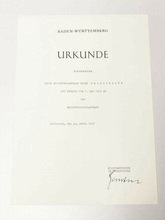 Konvolut Urkunden und Papiere, Ernennungsurkunden u. A zum Universitätsoberinspektor, Verwaltungs-Akademie Diplom, Untauglichkeitsbefund für den Dienst der SA... datiert zwischen 1937 - 1963