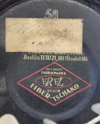 Polizei Tschako für Mannschaften der Hansestadt Bremen. Es handelt sich hier um ein weiterverwendetes Tschako aus der Zeit des III.Reiches, im Innenfutter gestempelt 1937