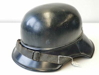 Stahlhelm Luftschutz, Originallack, Abzeichen sauber entfernt