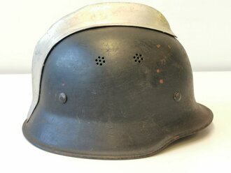 Feuerwehr Stahlhelm III. Reich, überlackiertes Stück