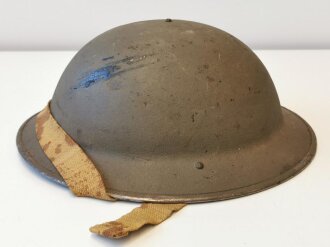 Großbritannien 2. Weltkrieg, Stahlhelm datiert...