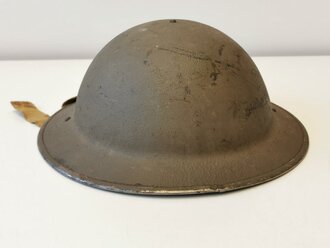 Großbritannien 2. Weltkrieg, Stahlhelm datiert 1942, Originallack
