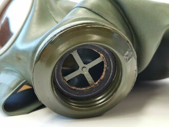Luftschutz Gasmaske in original lackiertem Behälter von Scheithauer