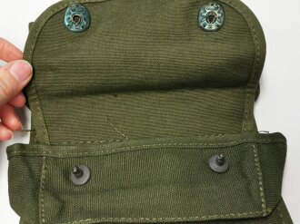 U.S. Grenade Carrier, three Pocket, unused, dated 67