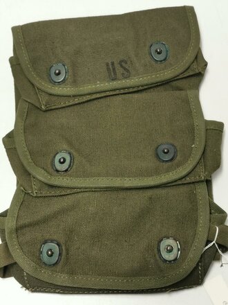 U.S. Grenade Carrier, three Pocket, unused, dated 67