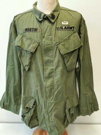 U.S. Coat Mans Combat, Tropical, popeline, 3rd pattern, dated 67, used, size L, insignia added ?