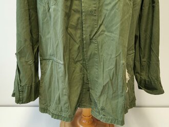 U.S. Coat Mans Combat, Tropical, popeline, 3rd pattern, dated 67, used, size L, insignia added ?