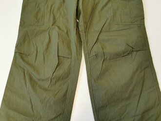 U.S. Trousers Mans Combat, Tropical, popeline, 3rd pattern, unused, size L, variant rounded Pocket Flaps