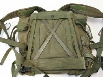 U.S. / ARVN Rucksack, improved carrying straps with M1956 adapter Fieldpack, used