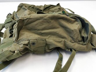 U.S. / ARVN Rucksack, improved carrying straps with M1956 adapter Fieldpack, used