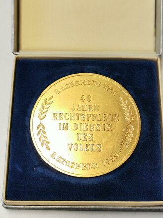 DDR,  Medaille "40 Jahre Rechtspflege in Dienste des Volkes 1989" im Etui