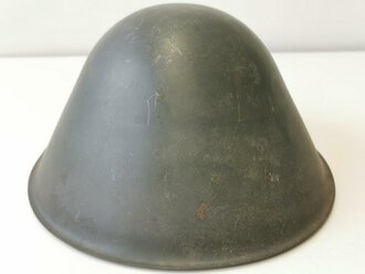 DDR, Stahlhelm der Nationalen Volksarmee in gutem Zustand