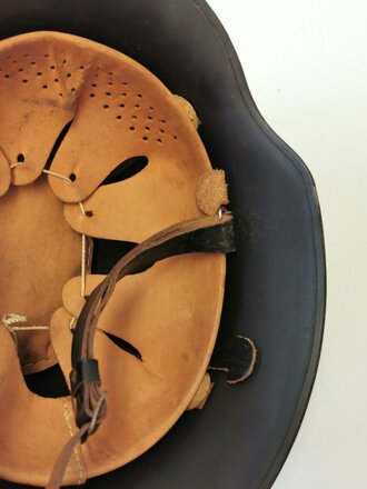 Deutschland nach 1945, Stahlhelm Feuerwehr, Originallack