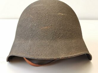 Schweiz, Stahlhelm Modell 1918, Originallack, Kinnriemen defekt
