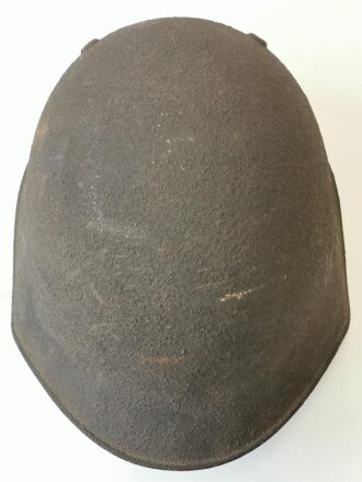 Schweiz, Stahlhelm Modell 1918, Originallack, Kinnriemen defekt