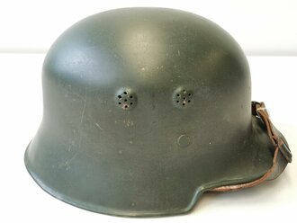 Stahlhelm III.Reich, dunkelgrüner Originallack, guter Zustand